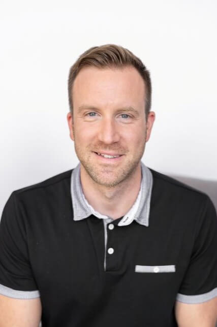 SMALLER_CENTER_8H4A6869