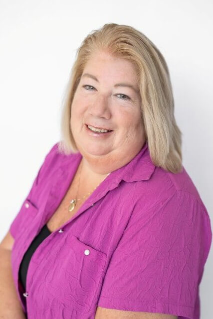 SMALLER_CENTER_8H4A7006