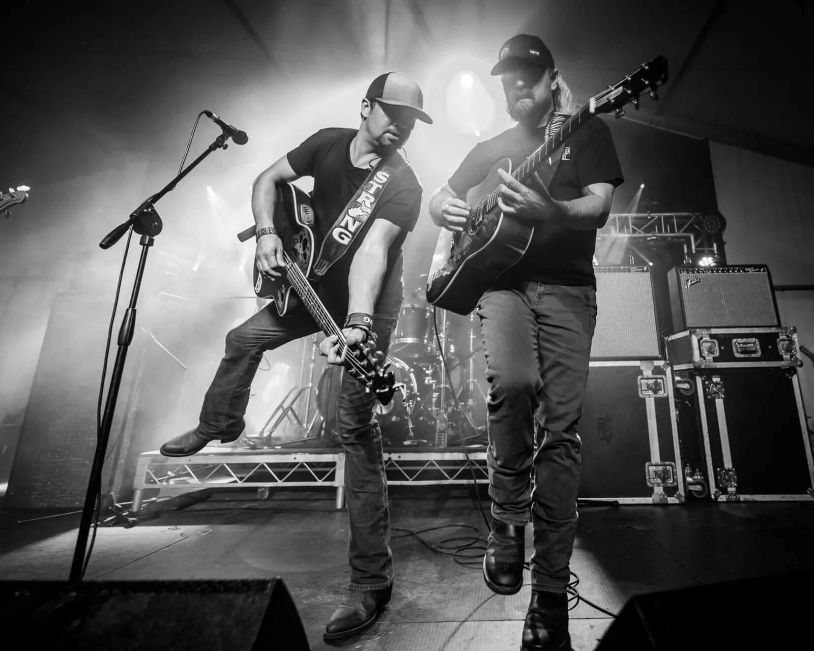 DAVISSON-BROTHERS-BAND-IMAGE-001-8153X5433-062019-001-1600x1280