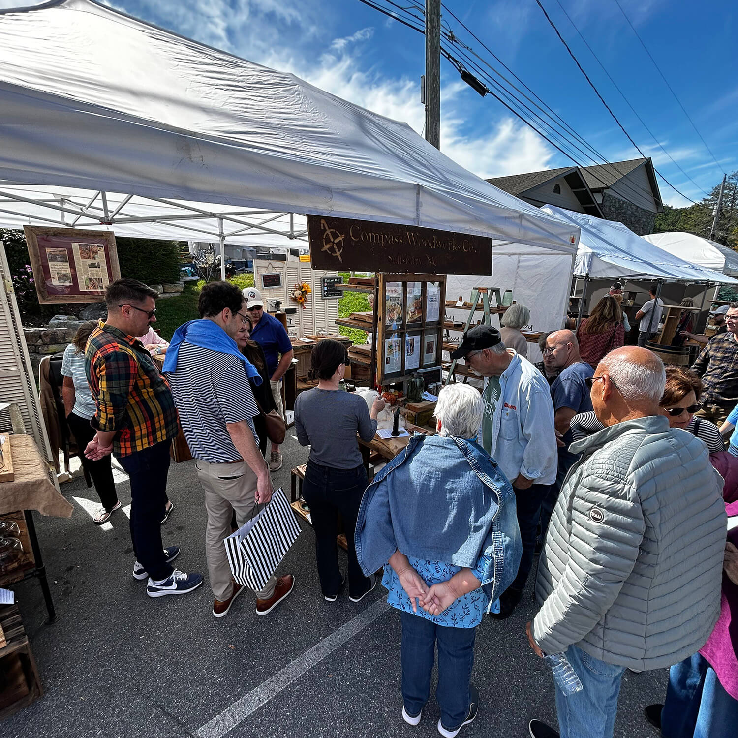 10.4 ART IN THE PARK Crowd