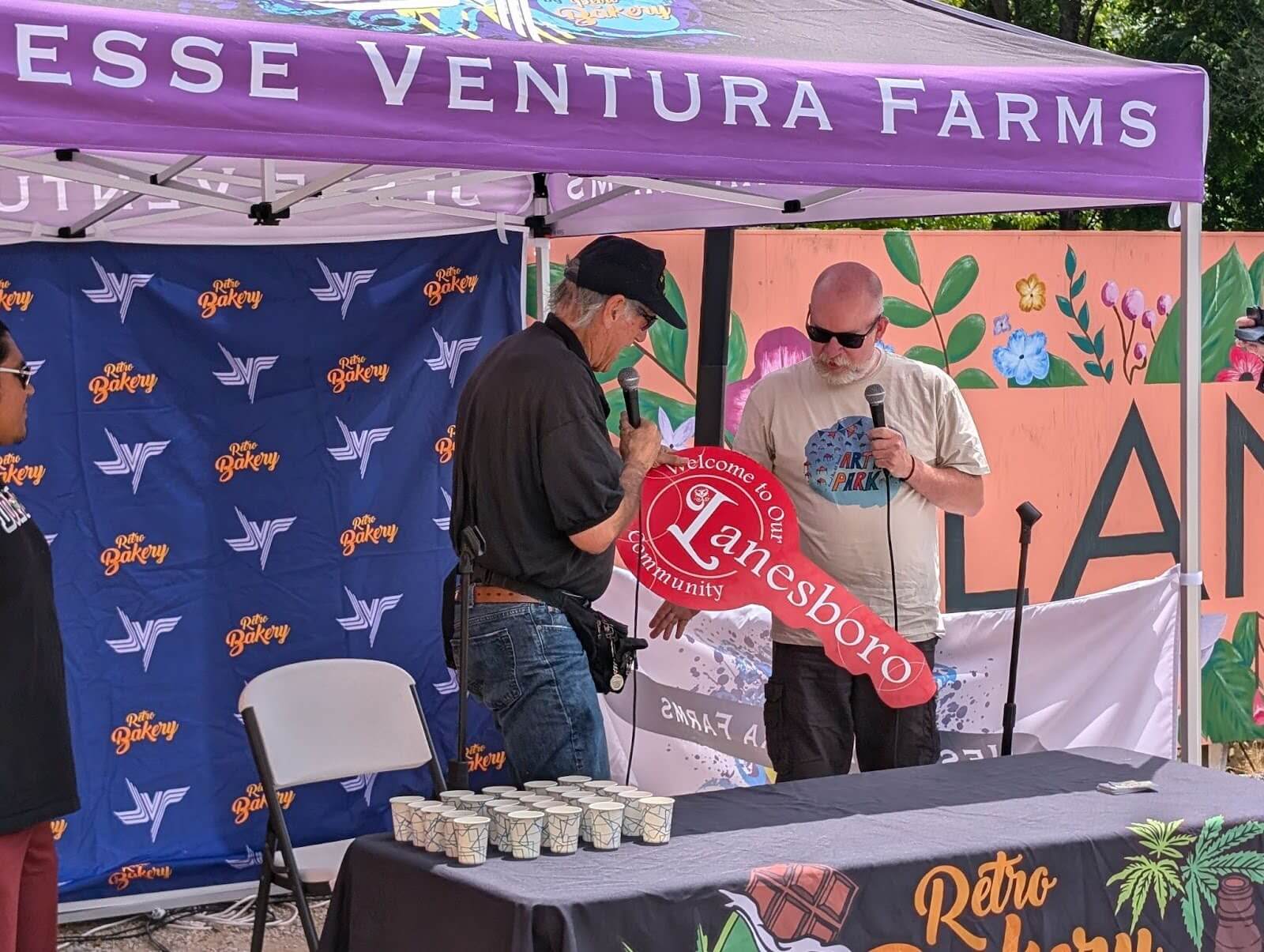 Lanesboro’s 5th Sun Gardens Hosts Former MN Governor Jesse Ventura to