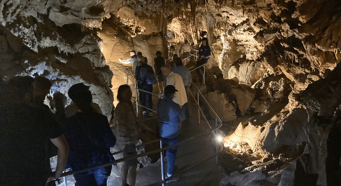 A group of people on a tour at Niagara Cave