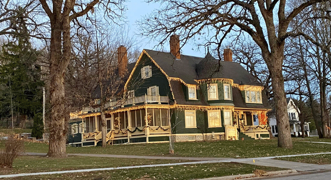 Oakenwald Terrace B&B holiday lights