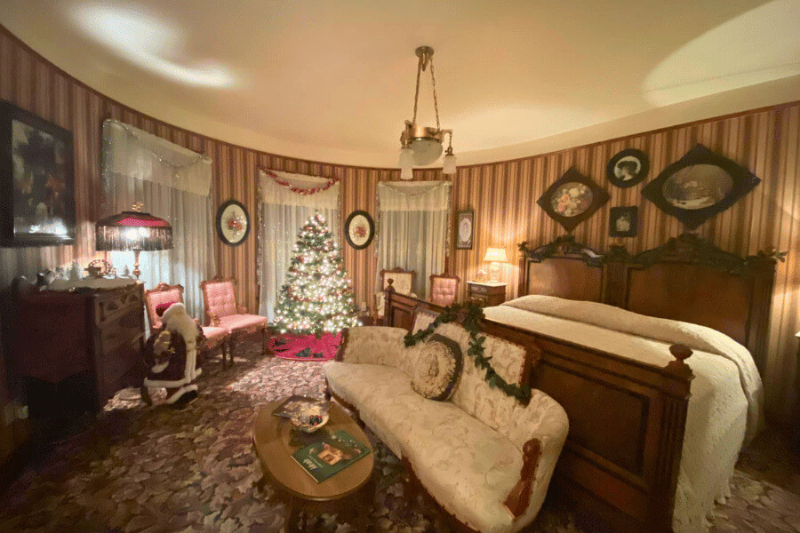 A room at Oakenwald Terrace B&B decorated for the holidays.