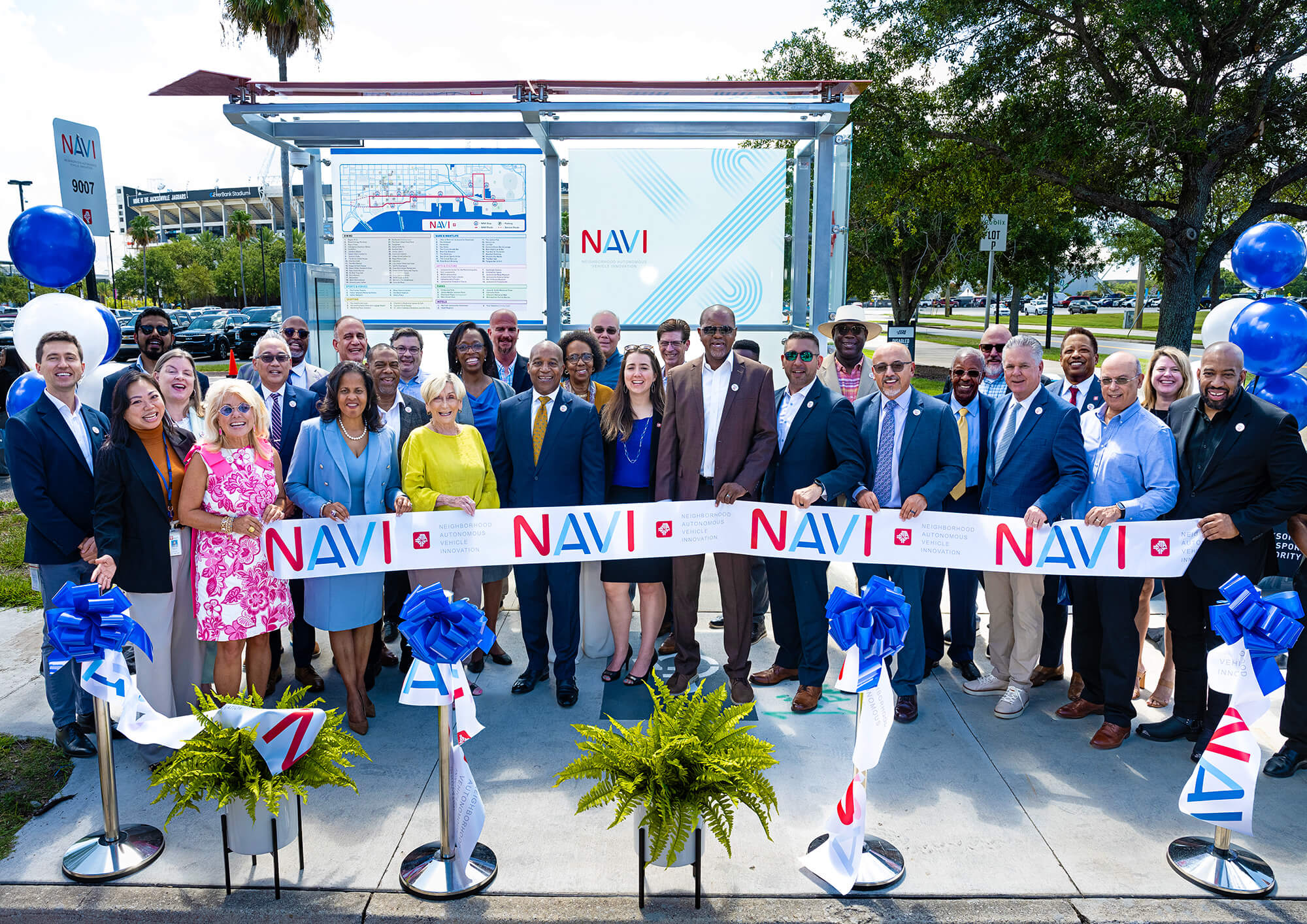 navi-ribboncutting-12-pr navi-ribboncutting-12-pr