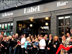 Label-Ribbon Cutting