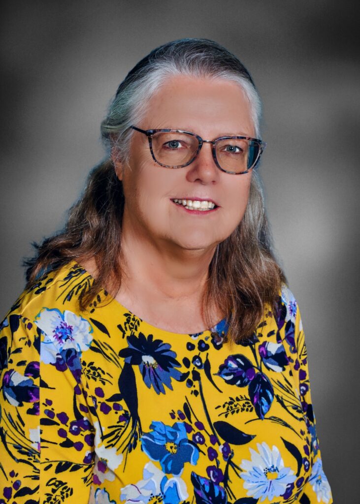 Chamber Headshots_Ruth_Gradient_Final Edit-05 Chamber Headshots_Ruth_Gradient_Final Edit-05