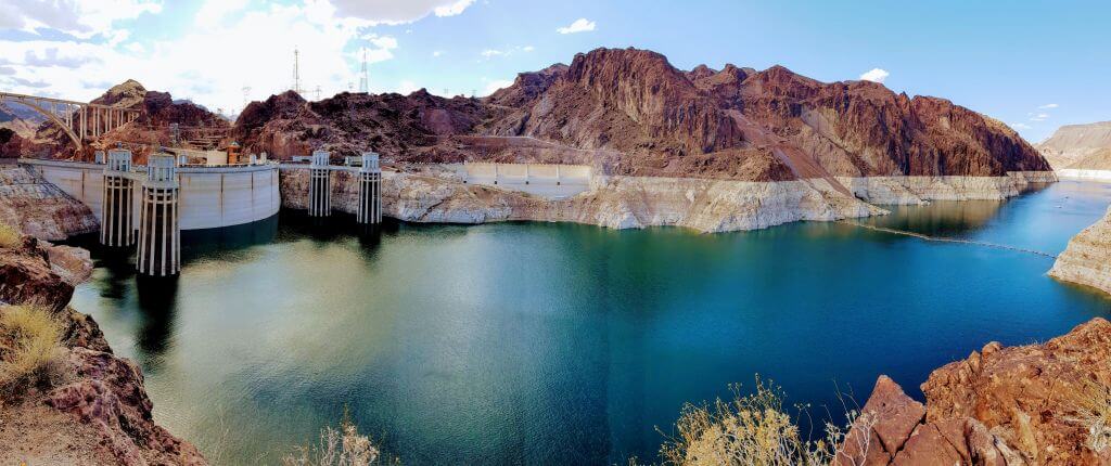 benoit-debaix--L9xkAWB3PM-unsplash dam and lake