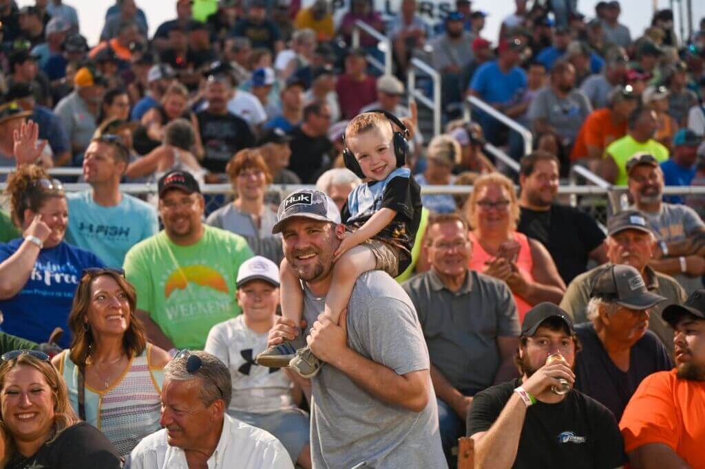 Crowd at the tractor pull