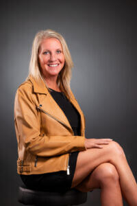 Sandi Headshot-2