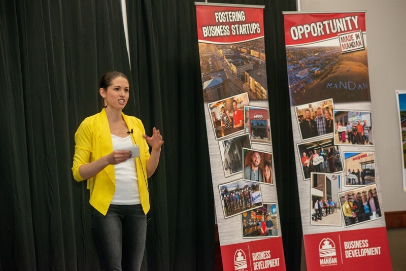 Rachel_Jungline_Presenting_Web_2021