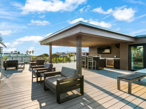 Photo of a rooftop lounge.