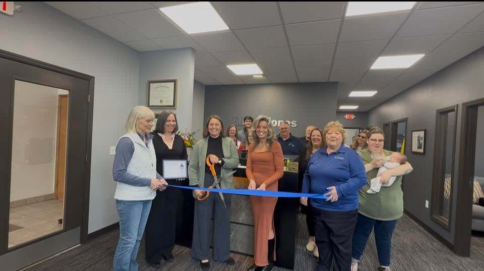 Merrill Chamber had the pleasure of celebrating a relocation ribbon cutting for Edward Jones – Katie Helmstadter!