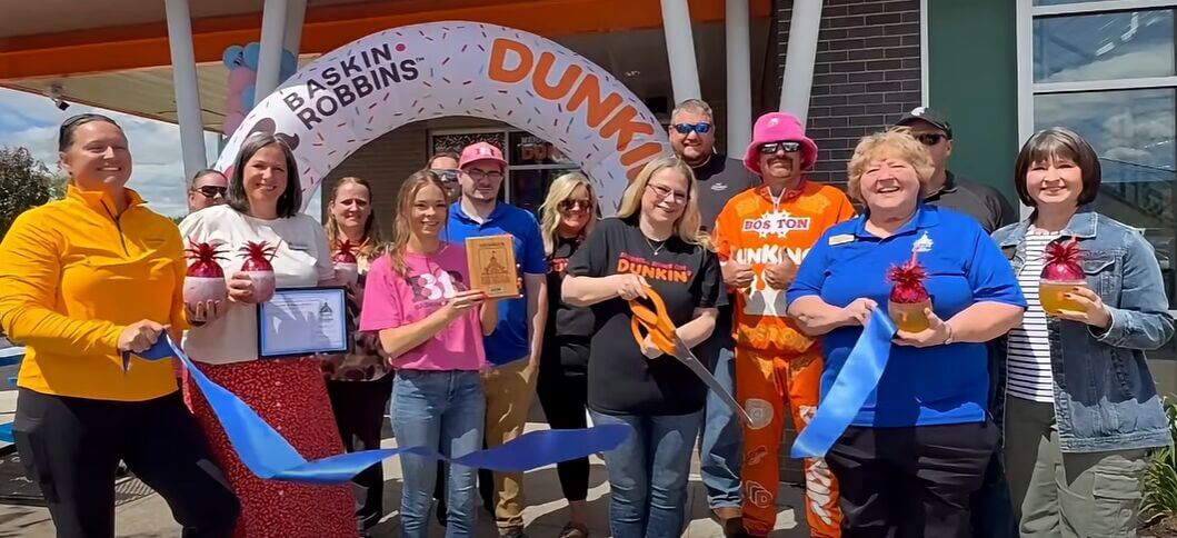 Merrill Chamber had a fun day celebrating the grand opening of Dunkin’ & Baskin-Robbins joining the Merrill community!