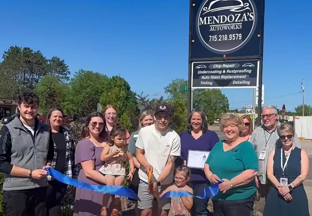 Merrill Chamber had the pleasure of welcoming Mendoza  Autoworks to the Merrill Business Community!