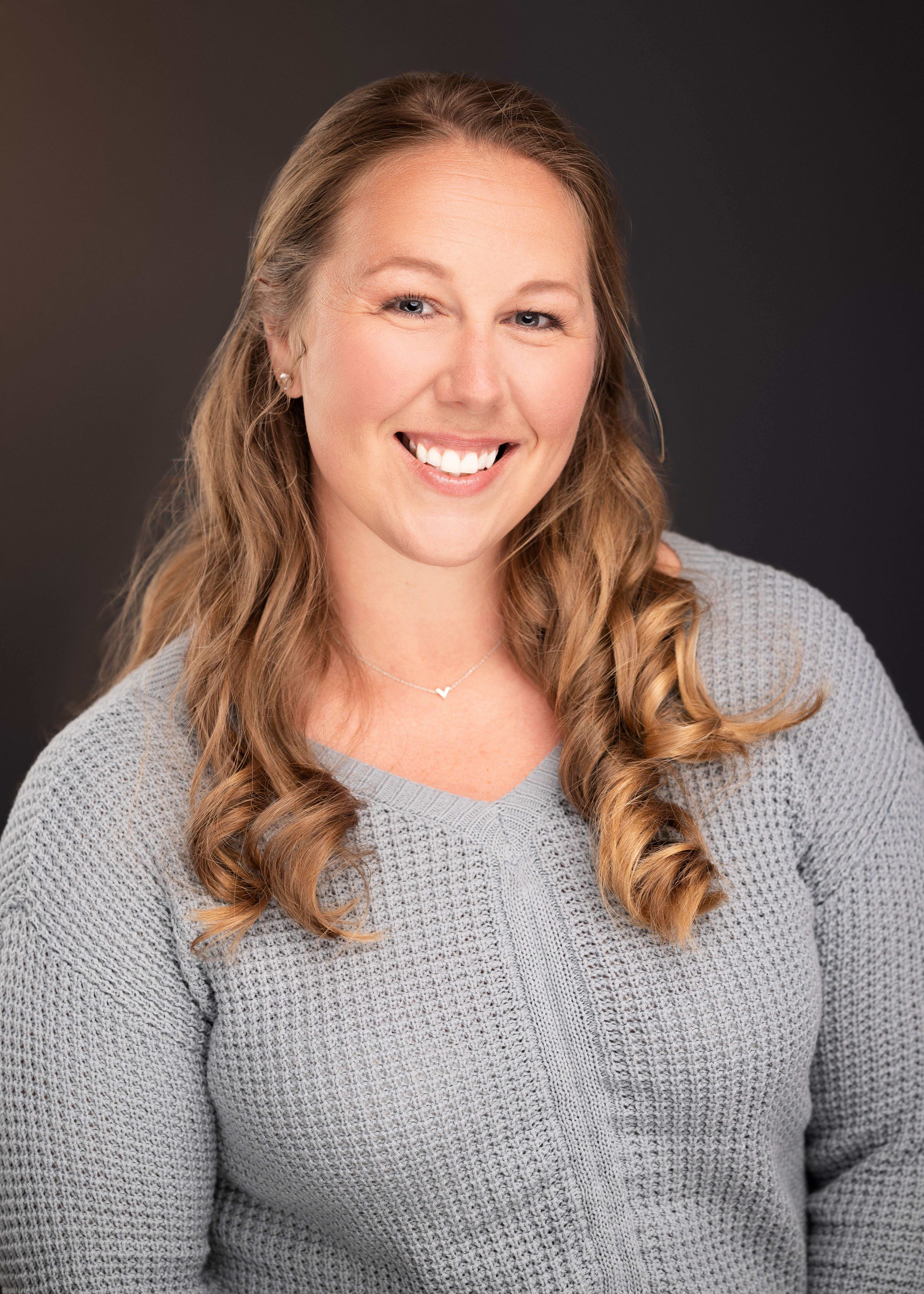 Autumn Hollifield Heahshot (002)