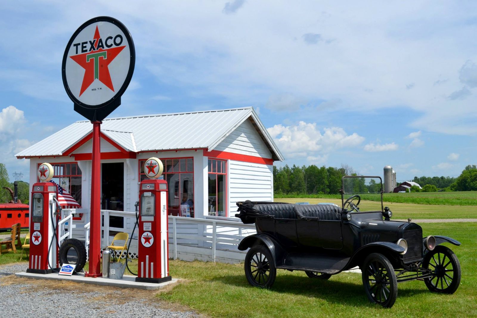st-lawerence-power-equipment-museum-madrid-ny-summer3