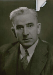 K N M Morrison, MBE - President 1944 K N M Morrison, MBE - President 1944
Courtesy Barrie Chamber Archives