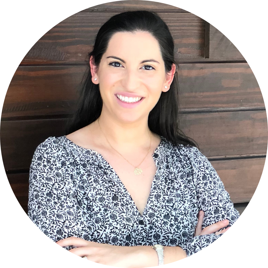 Jenny Gustafson circle headshot