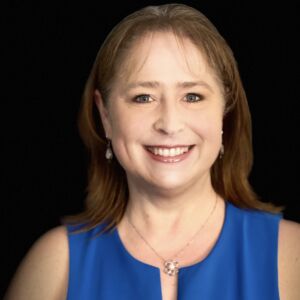 Julie Davis headshot