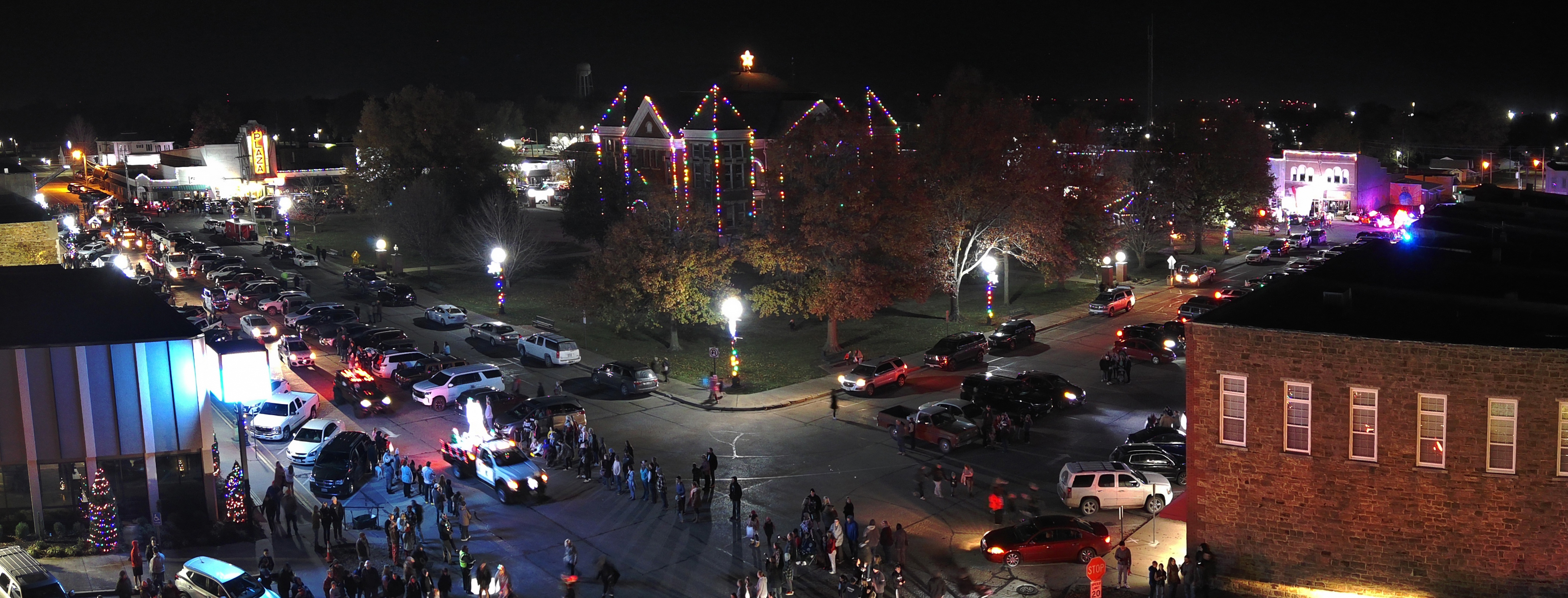 Lamar Missouri - Christmas Parade - Nov 21 2025