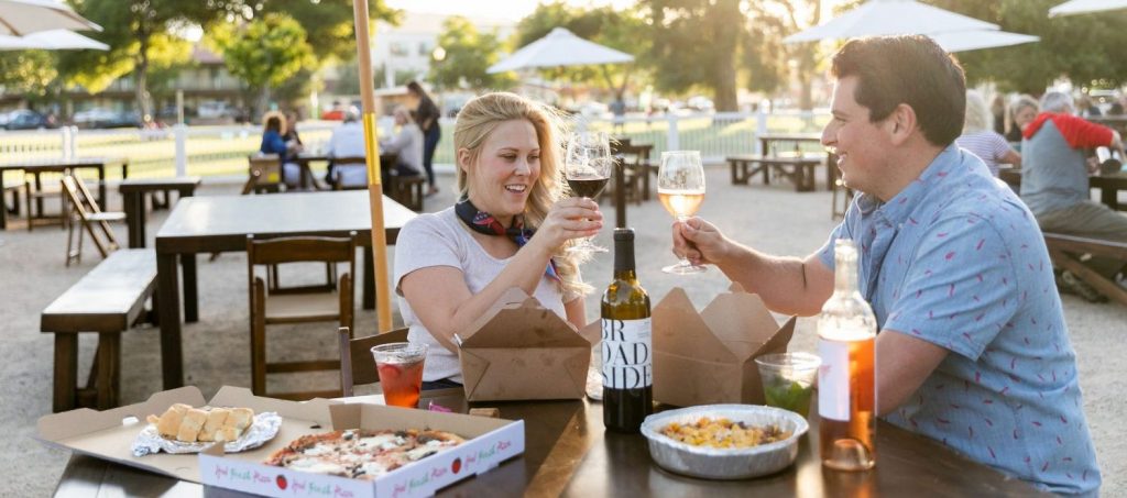 park dining in Paso Robles downtown city park