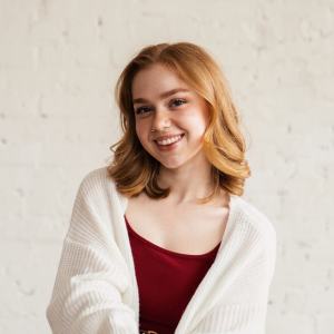 Corinna_B_Cropped (1)