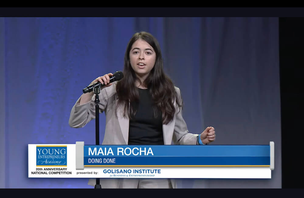 Maia Rocha presenting