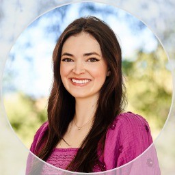 Claire Barten Headshot