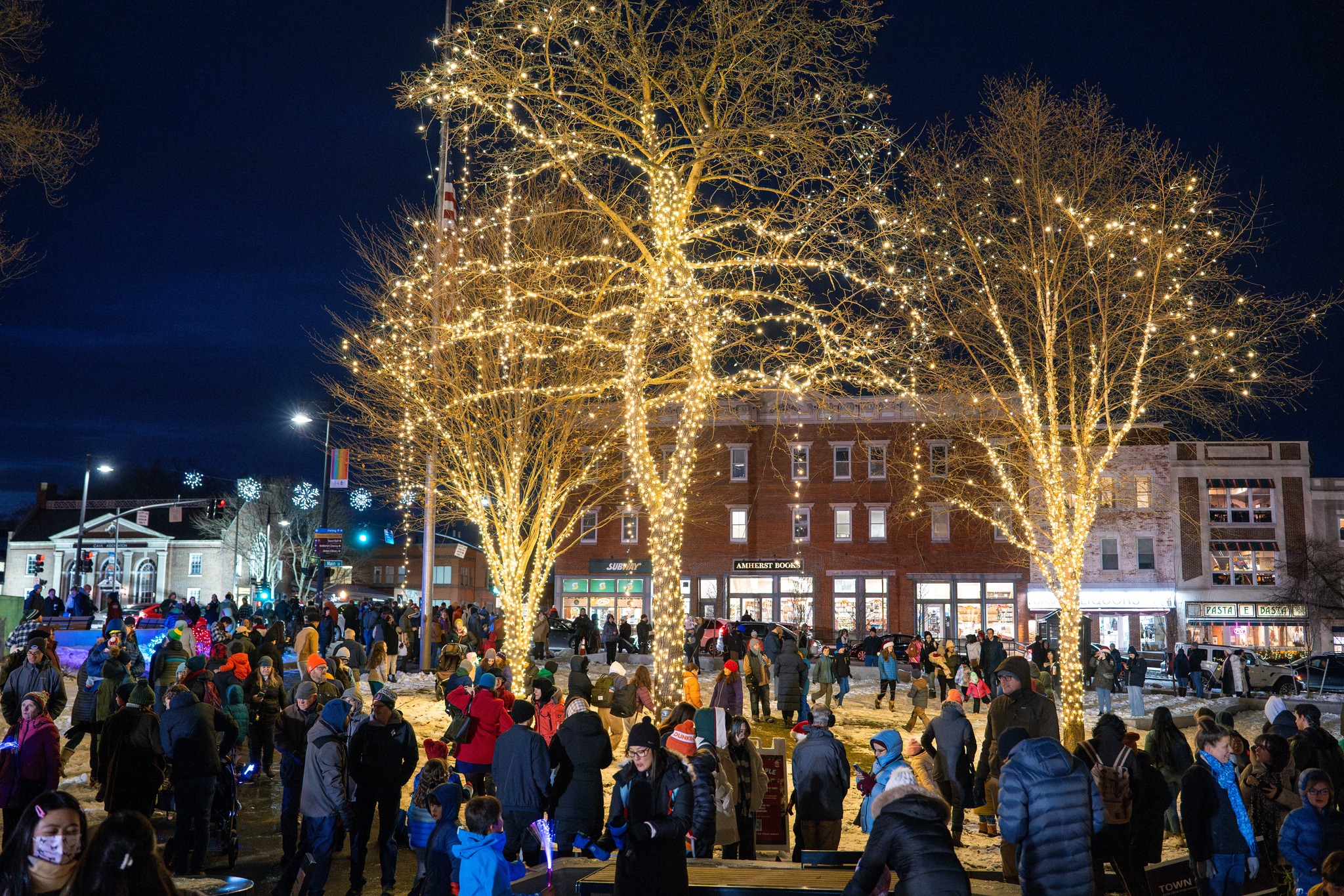 Lighting of the Merry Maple Amherst chamber of Commerce Lighting of the Merry Maple Amherst chamber of Commerce