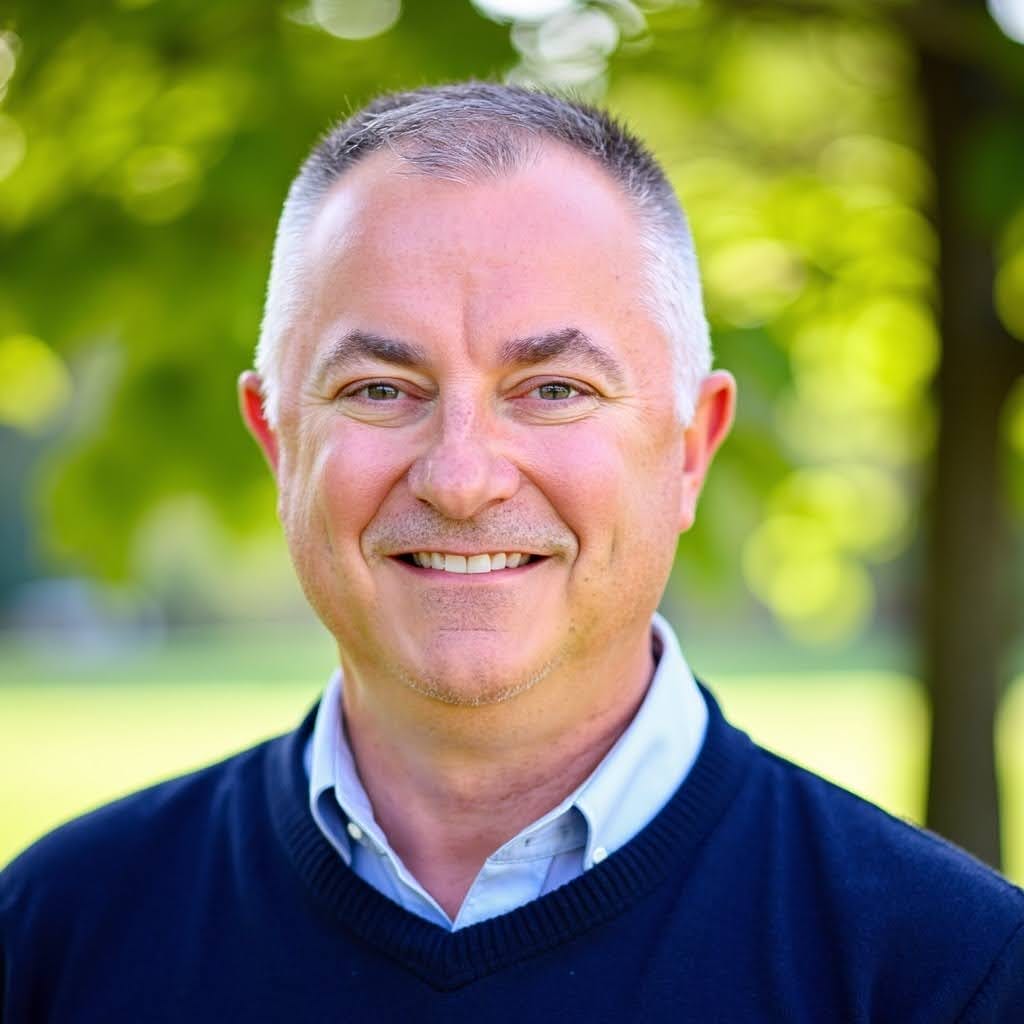 Robert Collins Headshot