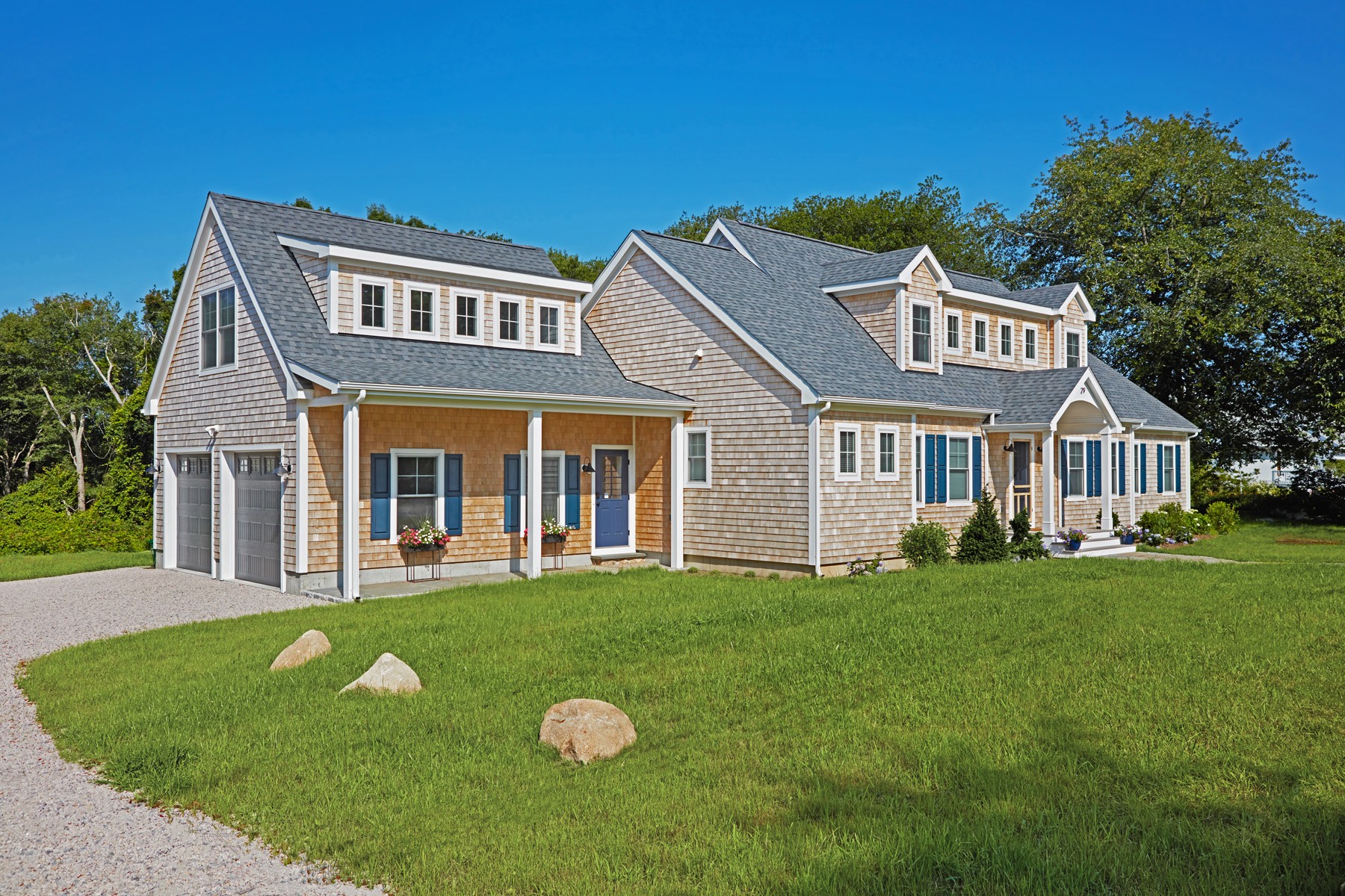 thumbnail_New England Cape Exterior Left thumbnail_New England Cape Exterior Left