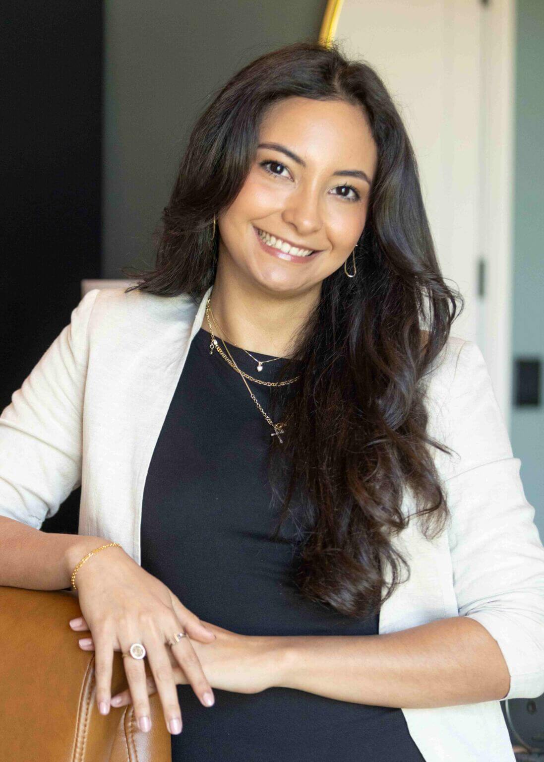 leah gonzalez-heashot_web leah gonzalez-heashot_web