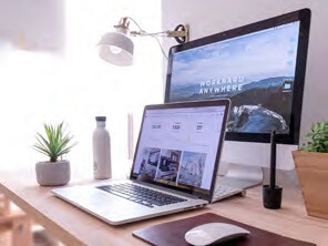 computer with 2 monitors
