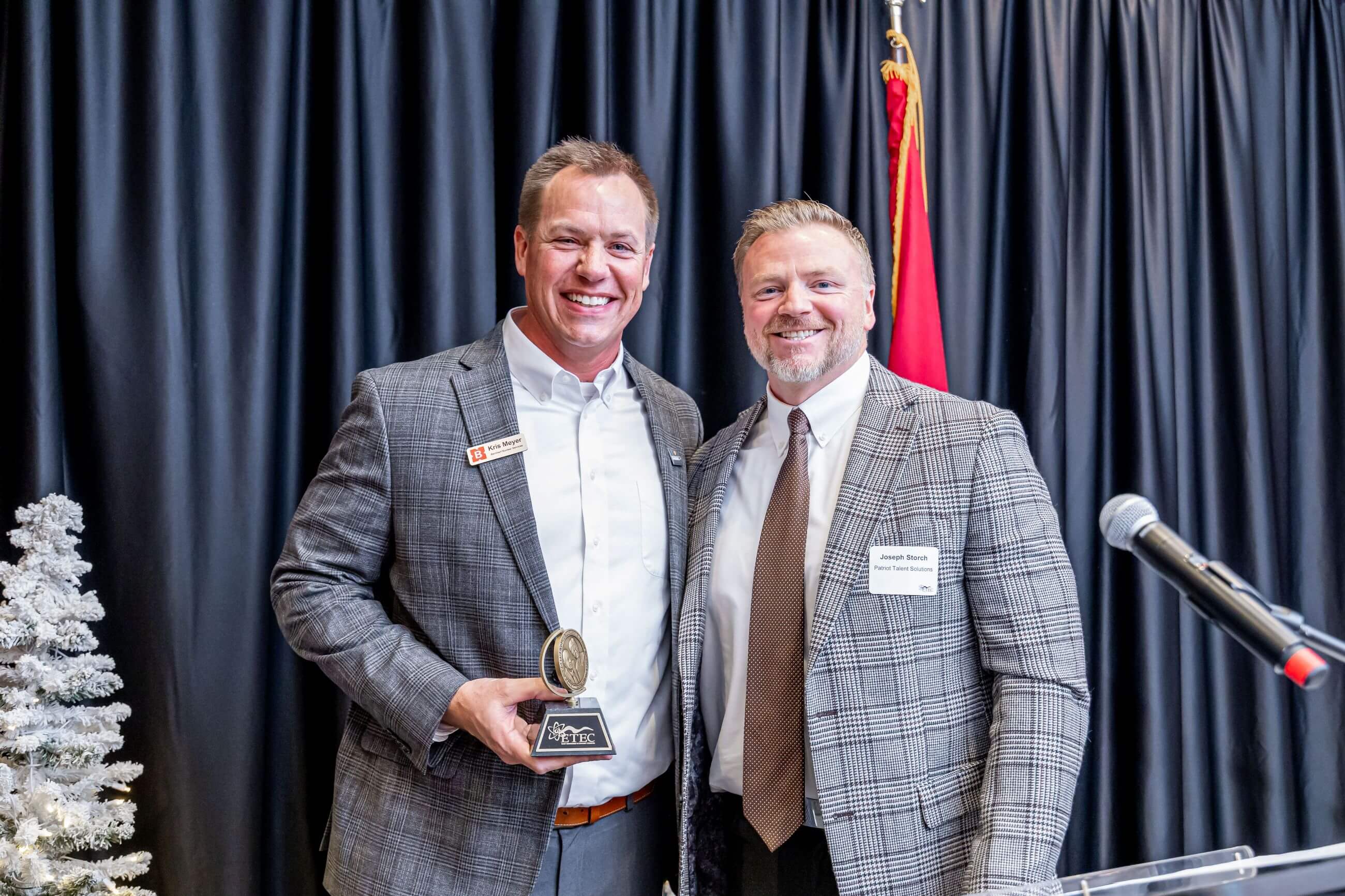 13 ETEC Annual Meeting 2025-Awardee Kris Meyer with Presenter Joe Storch 13 ETEC Annual Meeting 2025-Awardee Kris Meyer with Presenter Joe Storch
