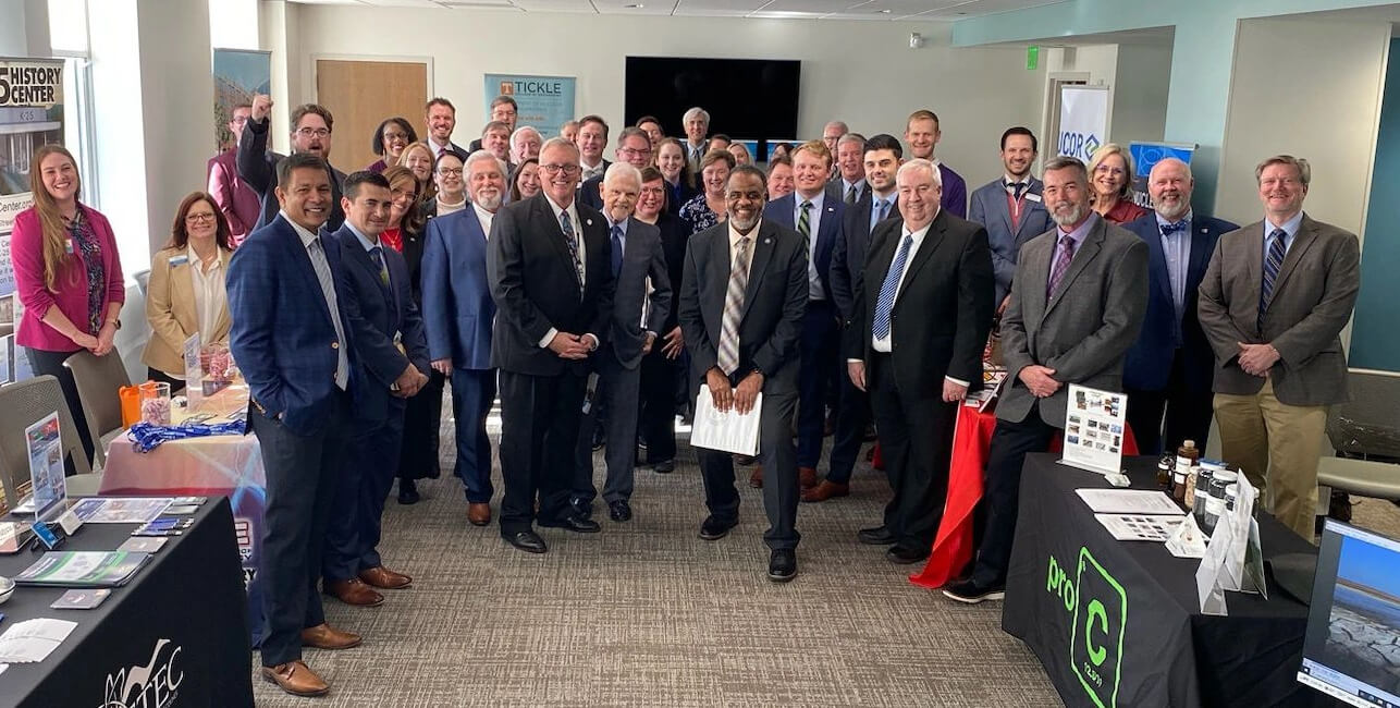 event group photo-cr