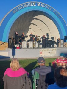 Eddie Larsen's Classic Memories Takes the Stage!