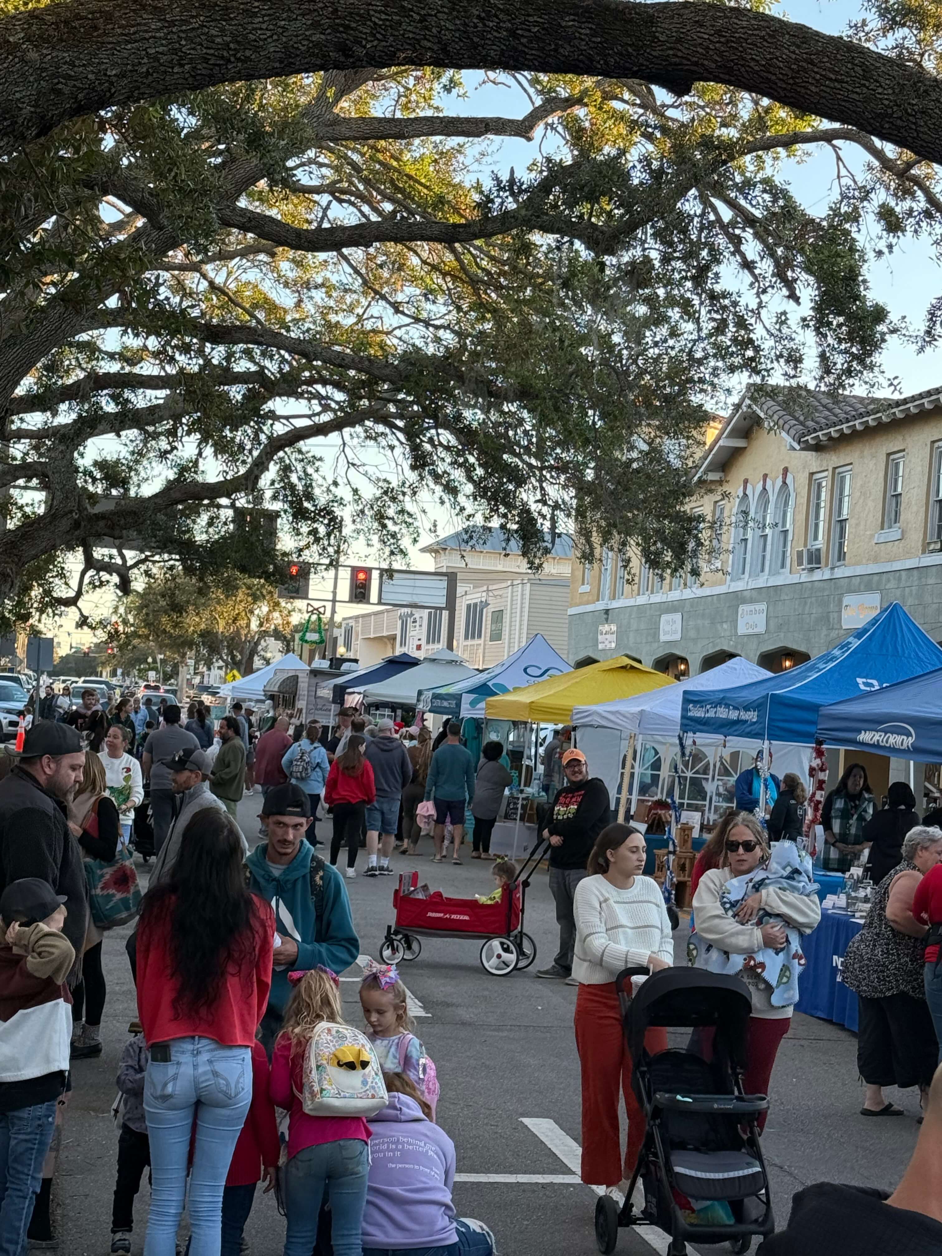Vendor row