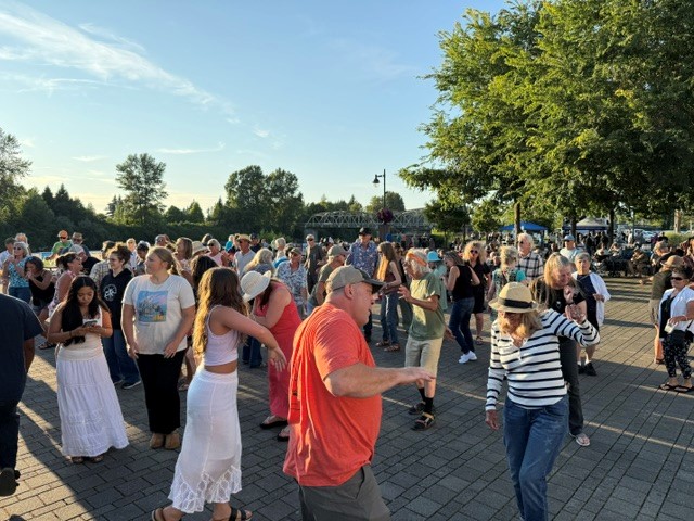 Dancing2