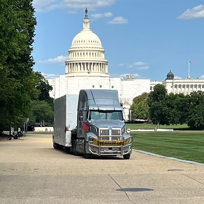 Arriving-on-the-National-Mall-for-Innovative-Housing-Summit_800x800-7ee1b35f-737e-4420-b67d-a50cfad4fff0.jpg 