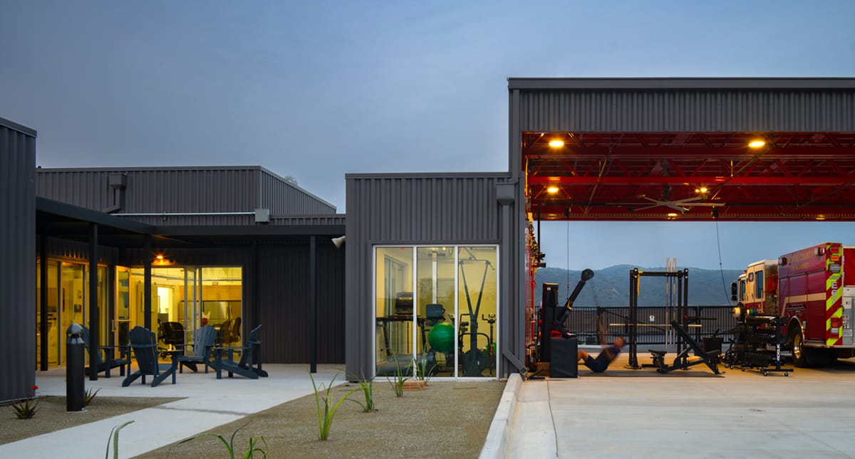 La caserne de pompiers 67, une caserne modulaire conçue par Wittman Estes