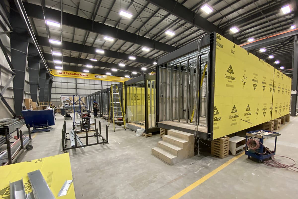 Construction de l'hôtel Reset dans l'usine de BECC Modular en Ontario