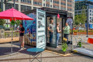 bâtiment en conteneur alimenté par l'énergie solaire à Seattle, construit par ROXBOX