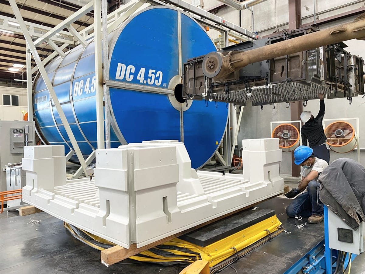 4.-LifeArk-Piso-Rotomolde---Durante-La-Fabricación_1200x900