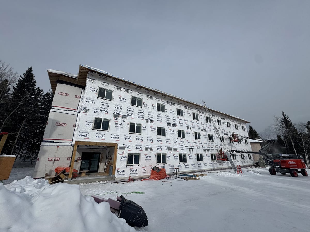 1739567243186_1200x900