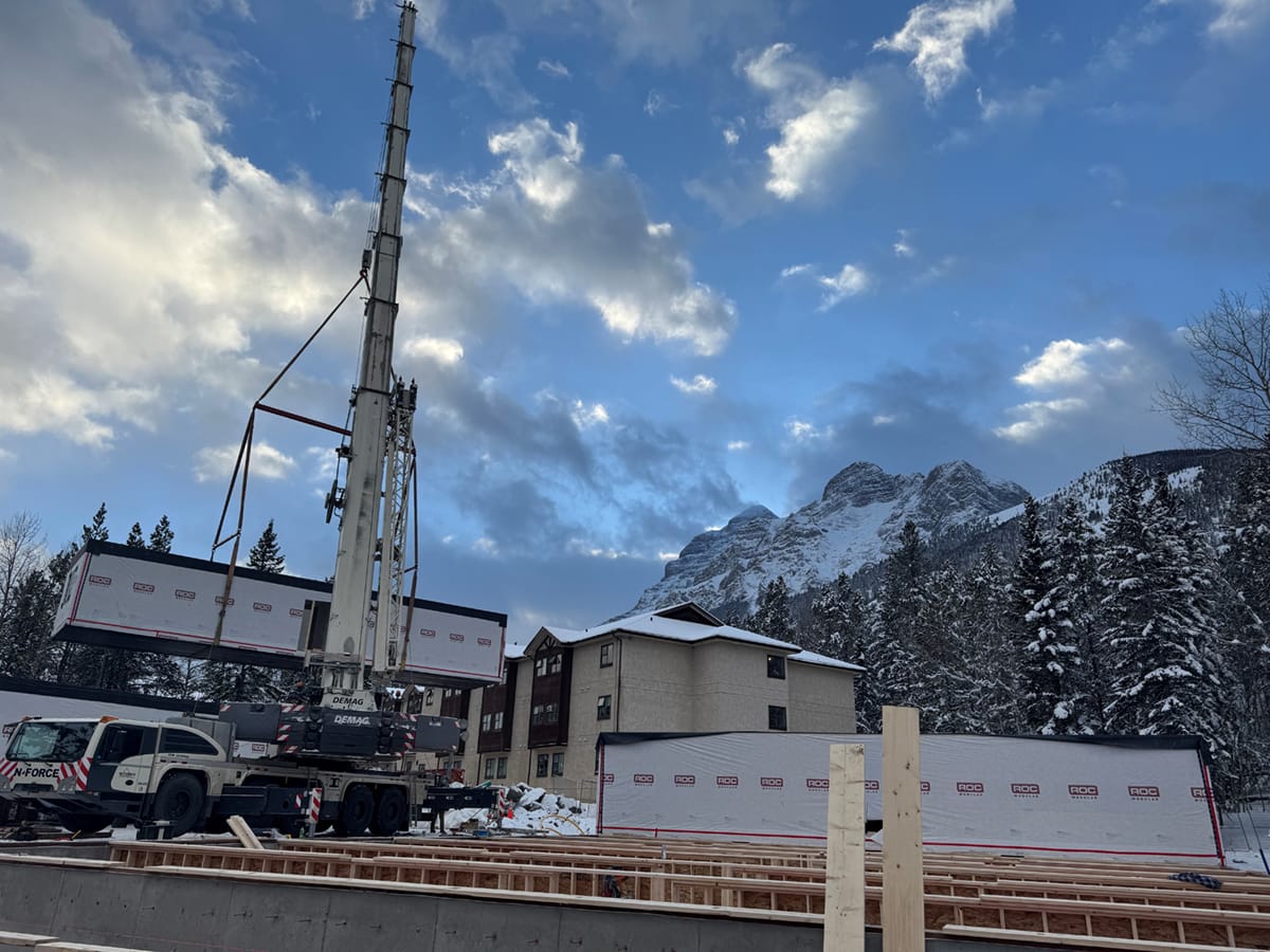 Site-craning-2_1200x900