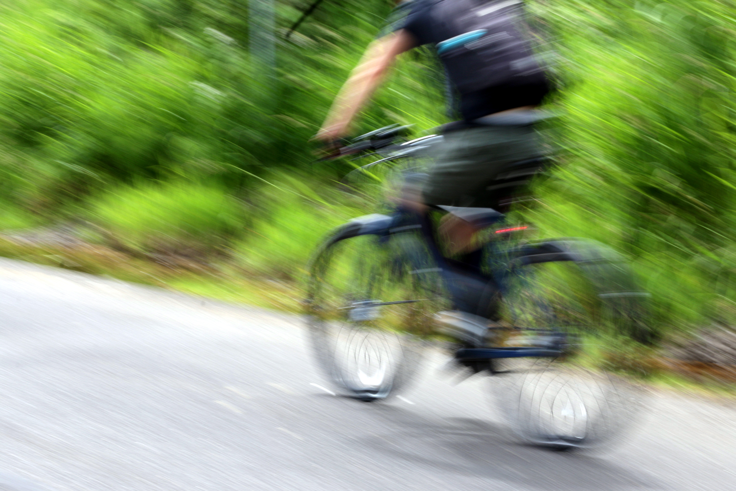 Cyclist_Motion Blur_Sunday Parkway