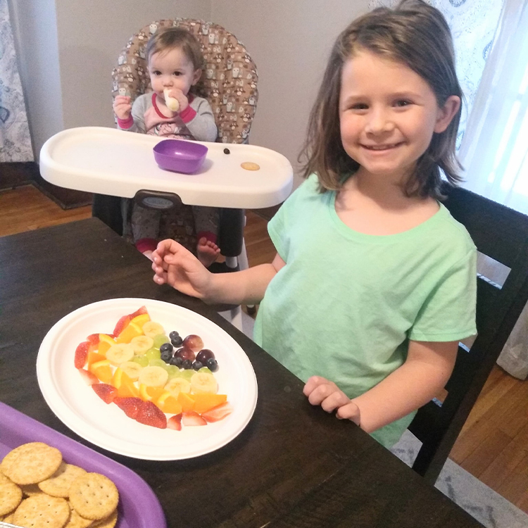 Applebees Daycare - Crackers and rainbow fruit