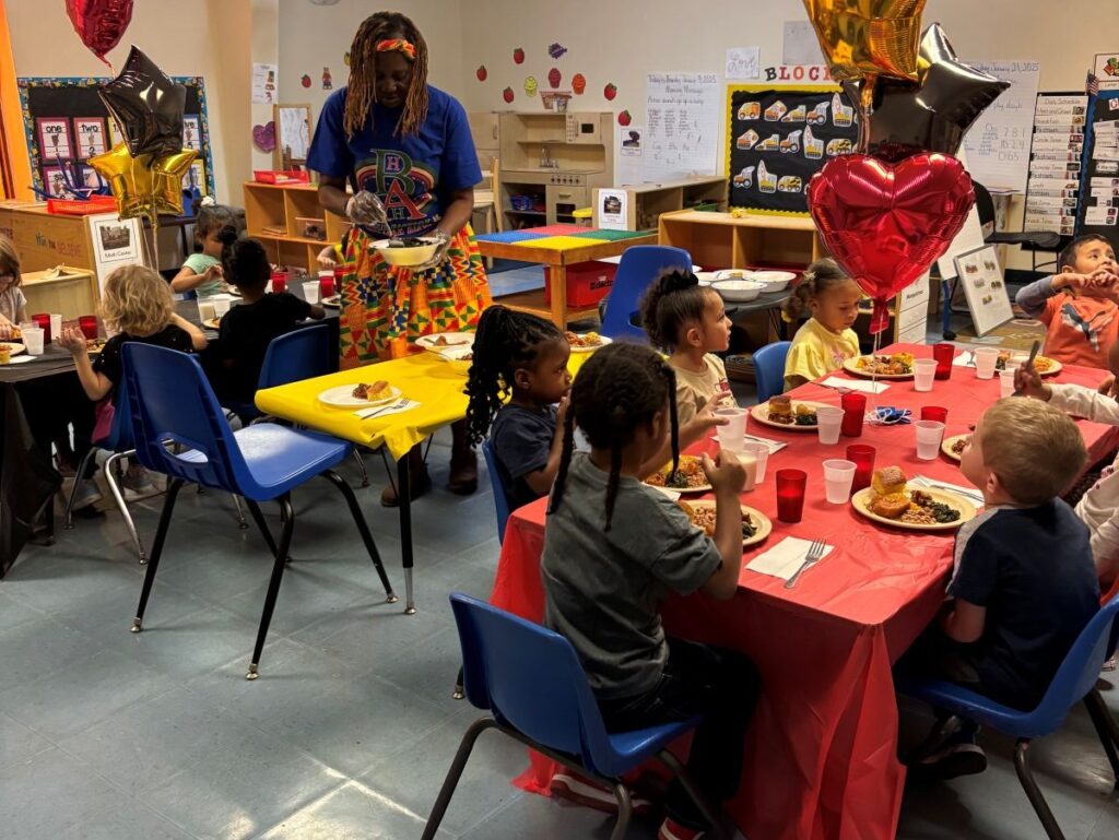 Classroom mealtime 4x3