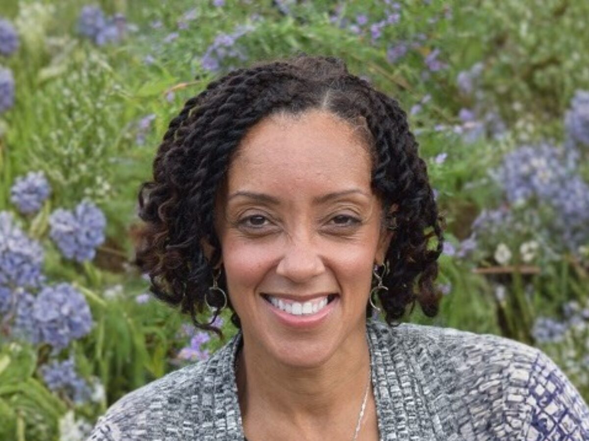 Senta Hester Headshot